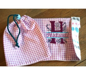 Stickserie - Doodle Blumen Alphabet Monogram geteilt